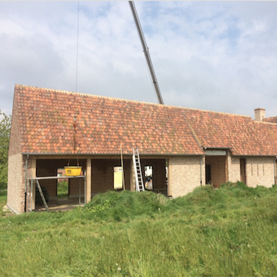 Renovatie van het dak van een hoeve in Wingene